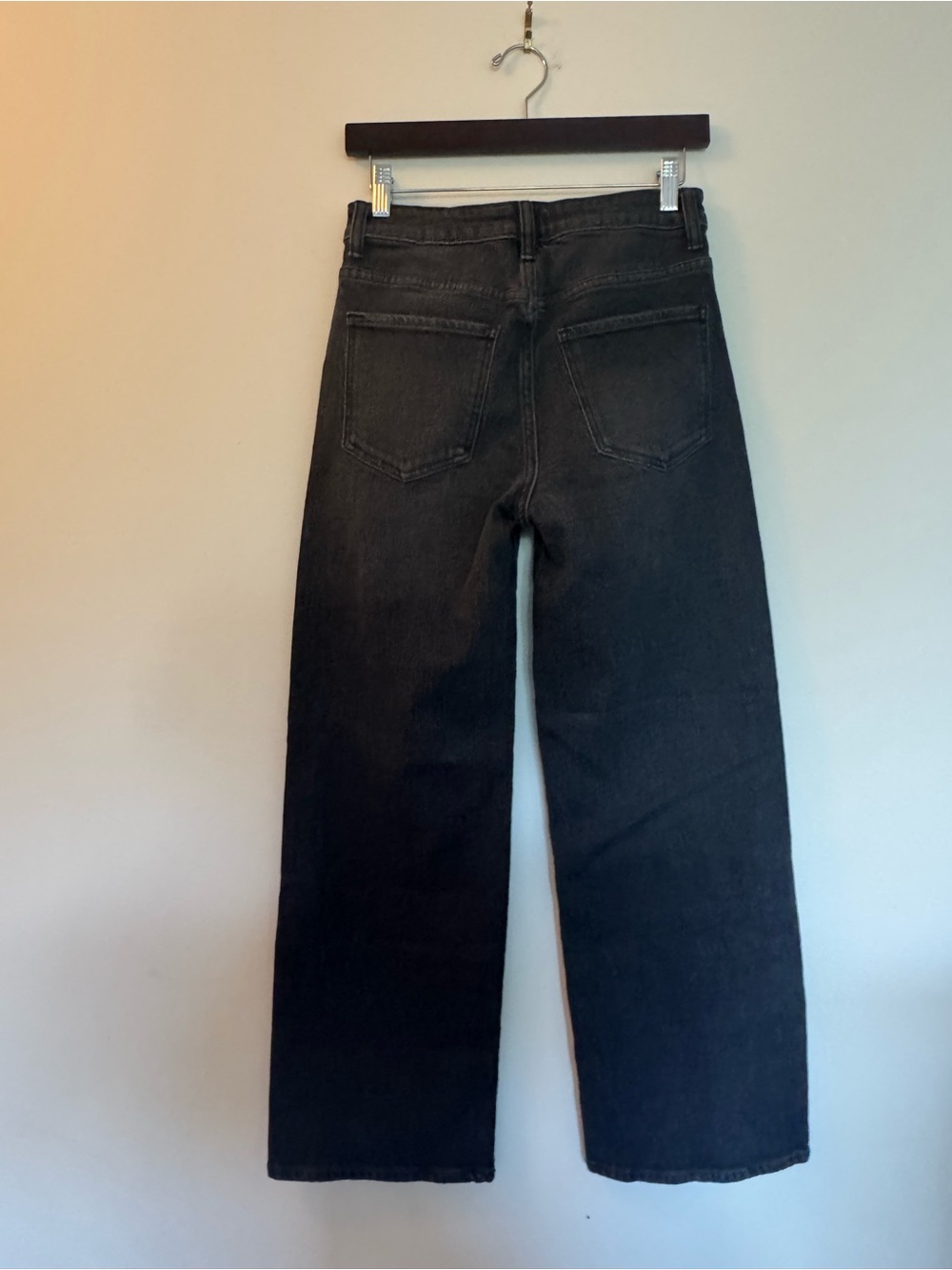 Quince Bella Stretch Studded Relaxed Straight Jeans Black Size 27 NWT - Picture 3 of 6